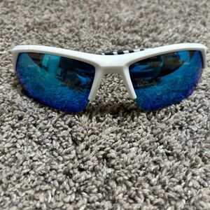 Kids Under Armour sunglasses; blue lenses, Igniter 2.0